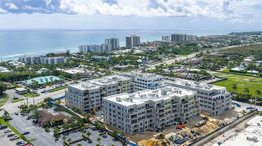 Residential complexes in Juno Beach, Palm Beach