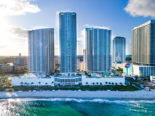 Residential complexes in Hallandale, Broward County