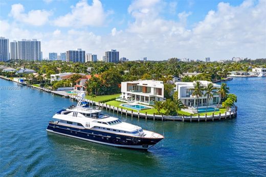 Villa in Hallandale Beach, Broward County