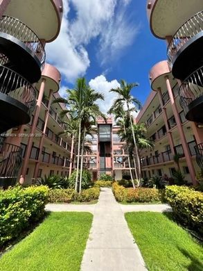 Жилой комплекс, Hialeah, Miami-Dade County