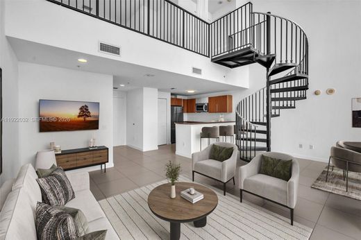 Kamienica w Miami, Miami-Dade County