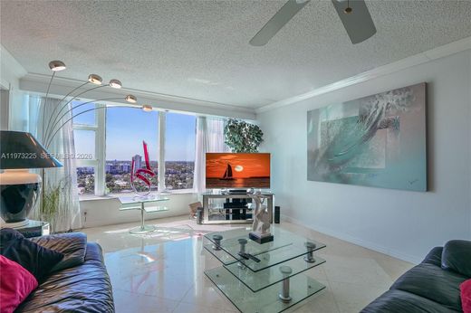 Residential complexes in Lauderdale by the sea, Broward County