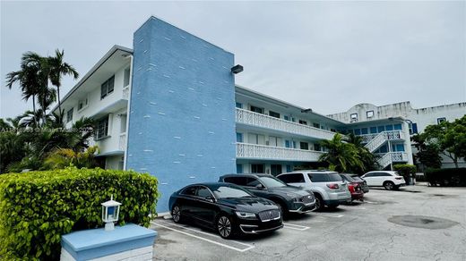 Complexes résidentiels à Bay Harbor Islands, Comté de Miami-Dade
