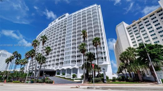 Residential complexes in Miami Beach, Miami-Dade