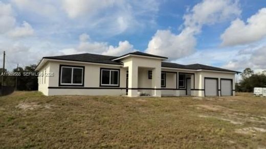 Villa in Lehigh Acres, Lee County