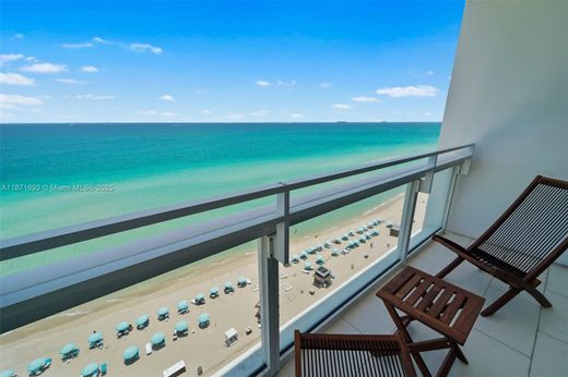 Residential complexes in Miami Beach, Miami-Dade
