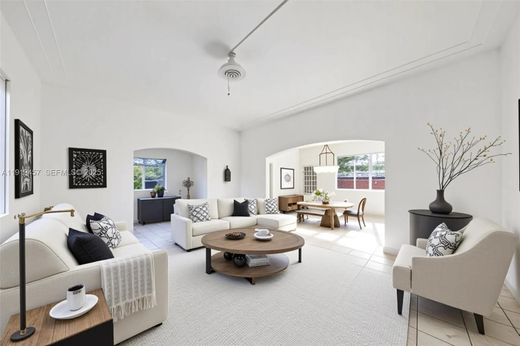 Βίλα σε Hialeah, Miami-Dade County