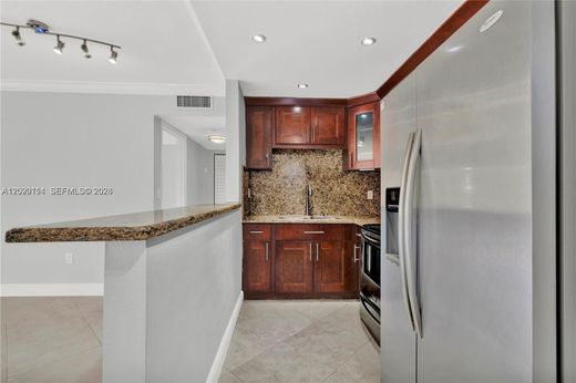 Residential complexes in Miami, Miami-Dade