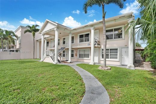 Residential complexes in Fort Lauderdale, Broward County