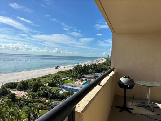 Residential complexes in Miami Beach, Miami-Dade