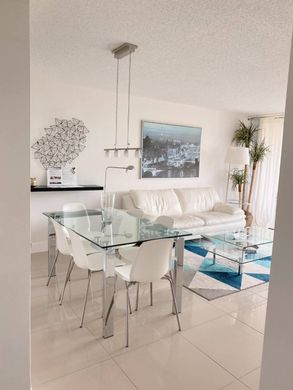 Residential complexes in West Palm Beach, Palm Beach