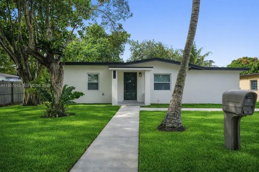Villa in North Miami, Miami-Dade
