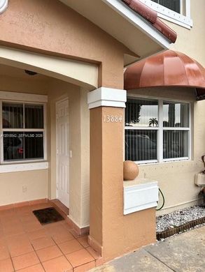 Townhouse in Miami, Miami-Dade