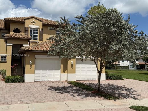 Townhouse - Parkland, Broward County