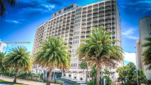 Residential complexes in Miami Beach, Miami-Dade
