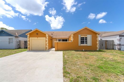 Villa Miami Gardens, Miami-Dade County