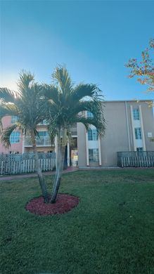 Residential complexes in Doral, Miami-Dade