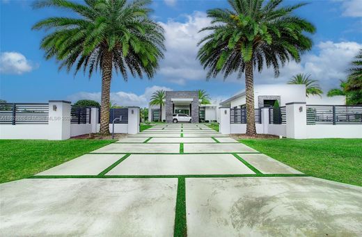 ﻓﻴﻼ ﻓﻲ Hialeah Gardens, Miami-Dade County