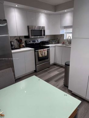 Edificio en Pembroke Pines, Broward County