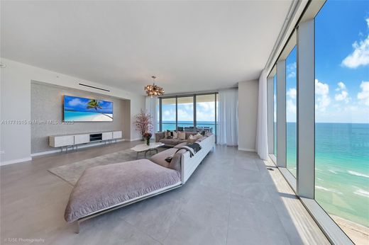 Sunny Isles Beach, Miami-Dade Countyのアパートメント・コンプレックス