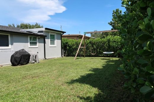 Komplex apartman Miami Heights Trailer Park, Miami-Dade County