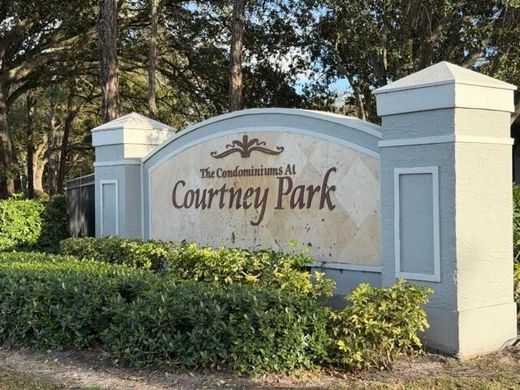 Residential complexes in Lake Worth, Palm Beach