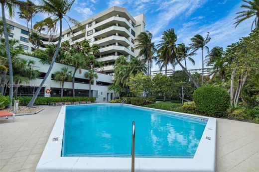 Residential complexes in Key Biscayne, Miami-Dade