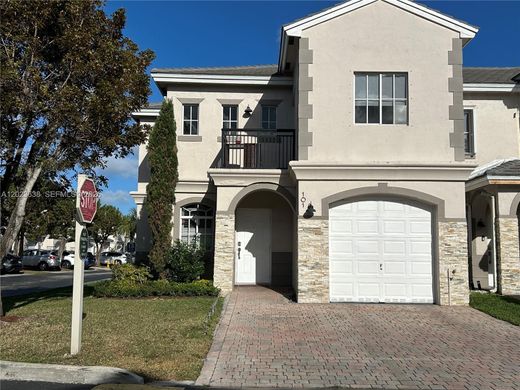 Residential complexes in Miami, Miami-Dade