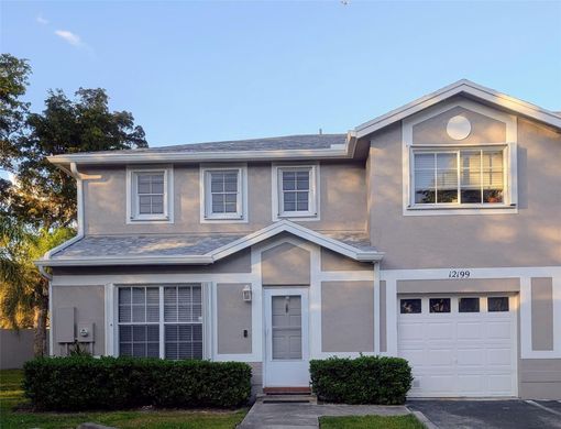 Townhouse in Cooper City, Broward County