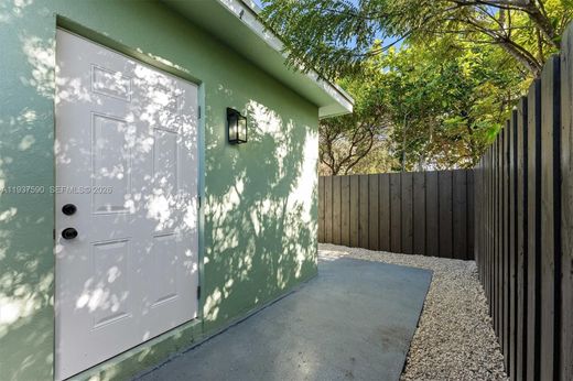 Sunrise, Broward Countyのタウンハウス