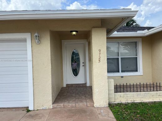 Villa - Tamarac, Broward County