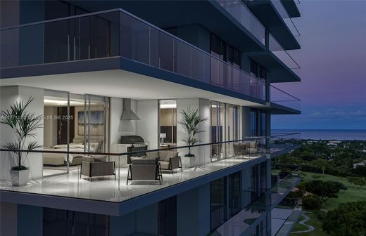 Residential complexes in Boca Raton, Palm Beach