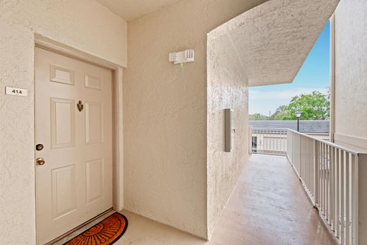 Residential complexes in Wellington, Palm Beach