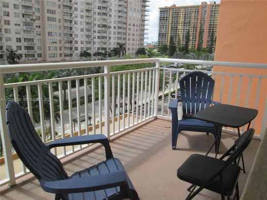 Kamienica w Sunny Isles Beach, Miami-Dade County