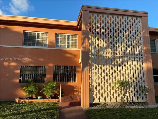 Residential complexes in Miami, Miami-Dade