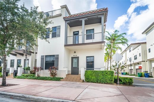 Townhouse - Doral, Miami-Dade County