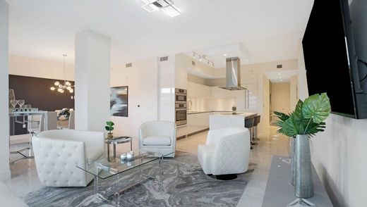 Residential complexes in Boca Raton, Palm Beach