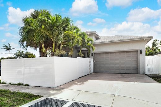 Villa in Oakland Park, Broward County