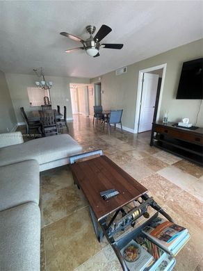Wohnkomplexe in Hallandale Beach, Broward County