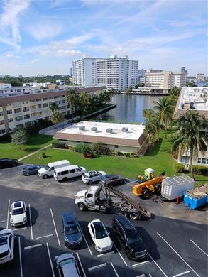 Residential complexes in Hallandale, Broward County
