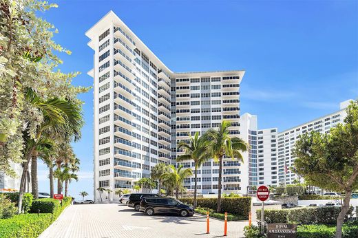 Residential complexes in Fort Lauderdale, Broward County