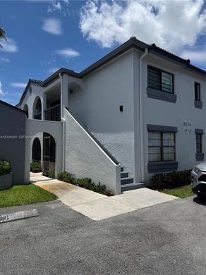 Kamienica w Hialeah, Miami-Dade County