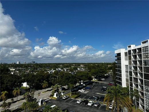 Residential complexes in Hallandale, Broward County