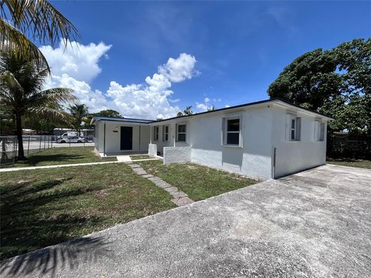 Villa in North Miami, Miami-Dade County