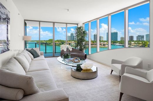 Residential complexes in Bay Harbor Islands, Miami-Dade