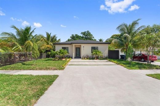 Villa in North Miami, Miami-Dade