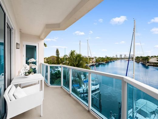 Residential complexes in Fort Lauderdale, Broward County