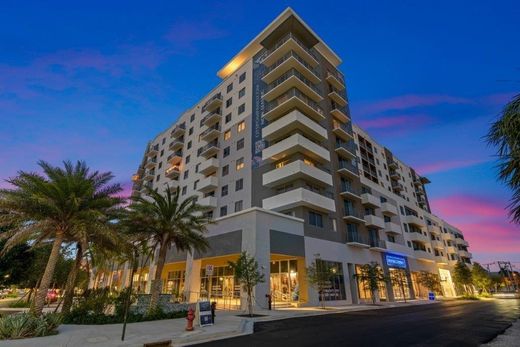 Pompano Beach, Broward Countyのアパートメント・コンプレックス