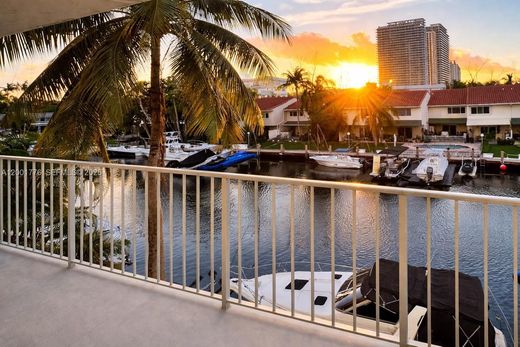 Kamienica w North Miami Beach, Miami-Dade County