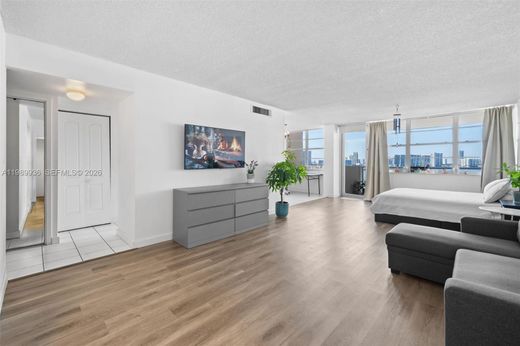 Residential complexes in Sunny Isles Beach, Miami-Dade